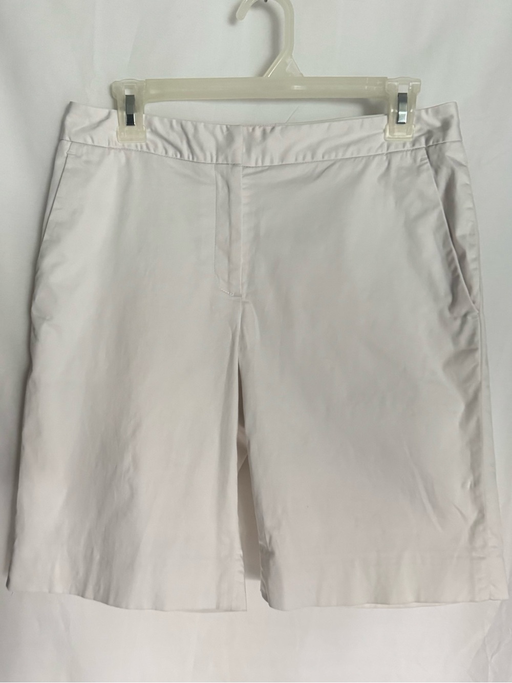 Brooks Brothers Women's White Bermuda Golf Shorts Size 4 Flat Front Chino